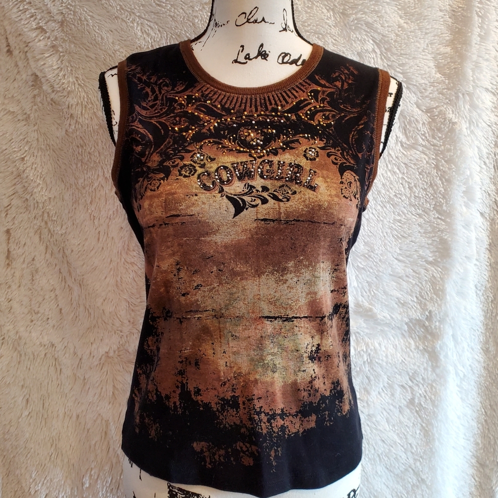 SKINNY MINNIE Graphic Top  - Large